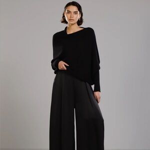 Jaki London - Asymmetric Draped | Black | Seamless Knit